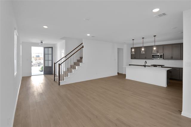 Building Photo - 14139 Gallatin St