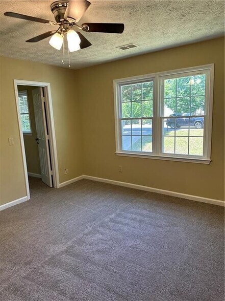 Building Photo - 3305 Maple Ridge Ct