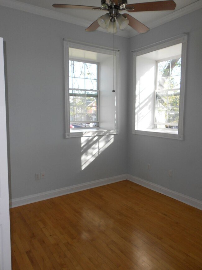 Building Photo - 217 W North St