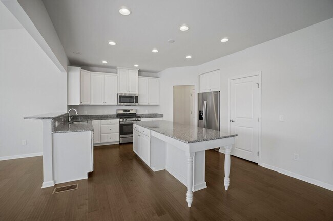 Building Photo - Enjoy the Community's Resort Like Living!