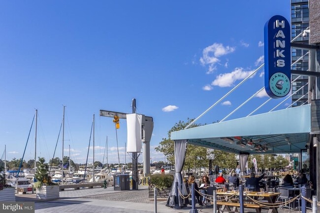 Building Photo - 1425 4th St SW