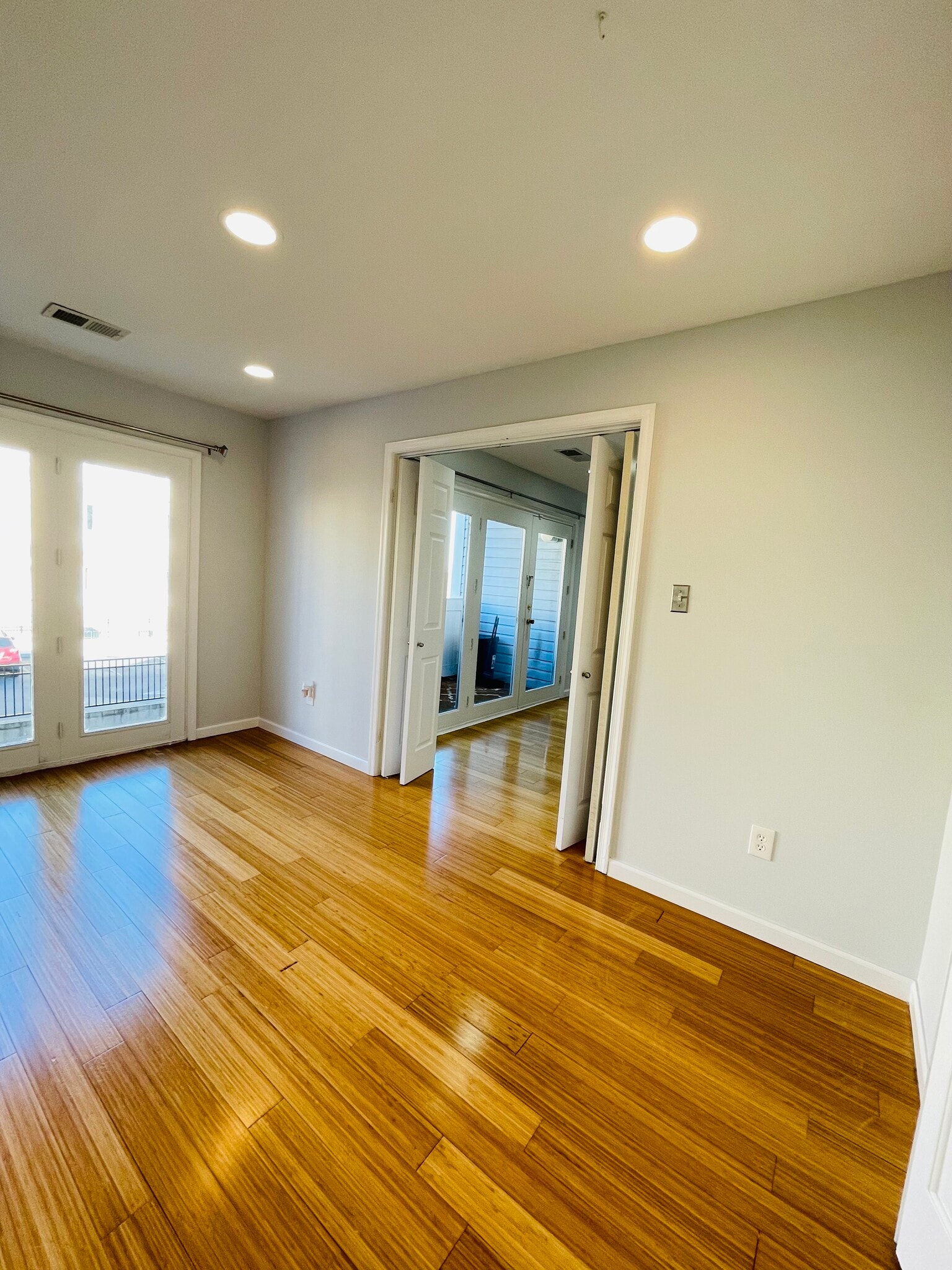 Den - 3rd bedroom - 6423 Richmond Hwy