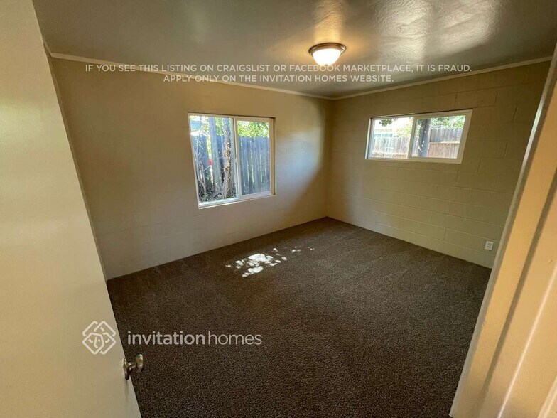 Building Photo - 3354 Horseshoe Dr