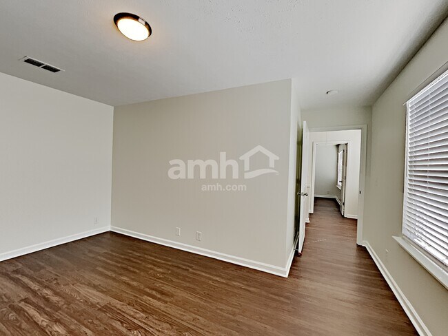 Building Photo - 8912 Ristau Ct