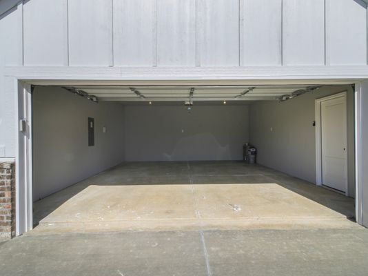 Building Photo - 2040 Tallgrass Ter