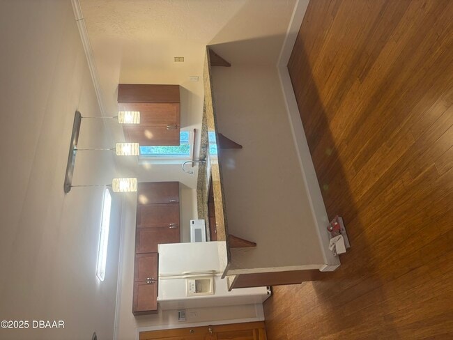 Building Photo - 19 Capri Cir