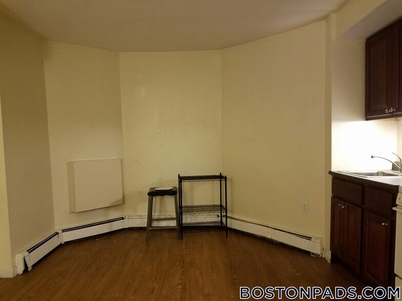 Building Photo - 59 S Huntington Ave