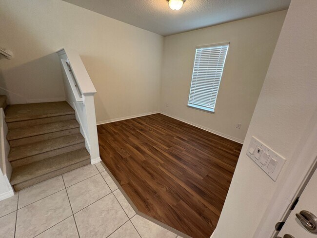 Building Photo - 5 bedroom 3.5 Bath House on Oakland Trails, Easy Turnpike Access No Rear Neighbors