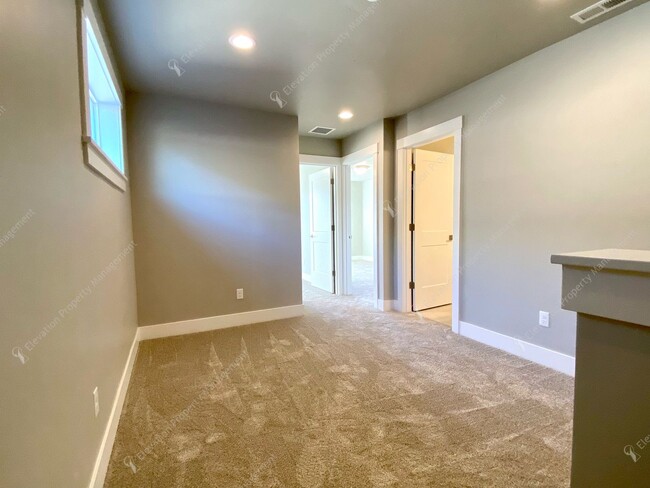 Building Photo - **BRAND NEW CONSTRUCTION** End unit 3BR - ...