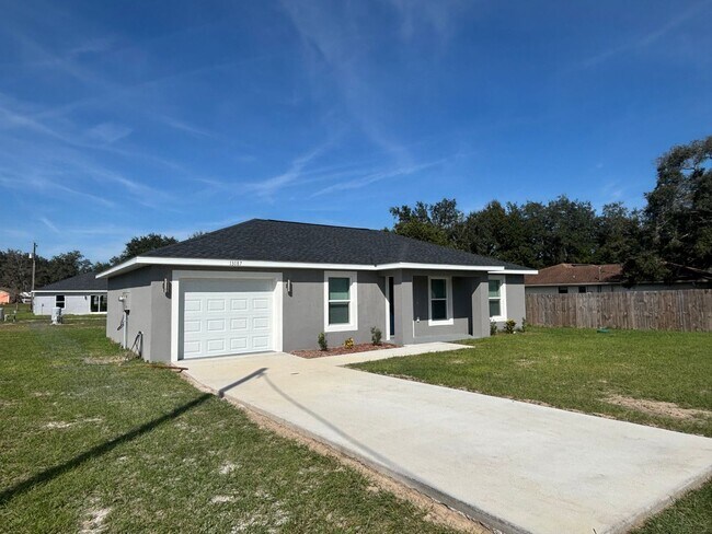 Building Photo - New Construction 3/2/ in Dunnellon