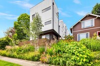 Building Photo - 1807 25th Ave