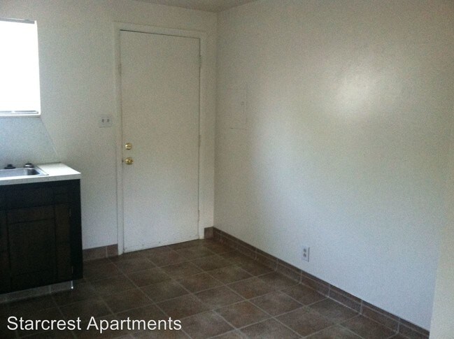 Building Photo - 137 Starcrest Dr