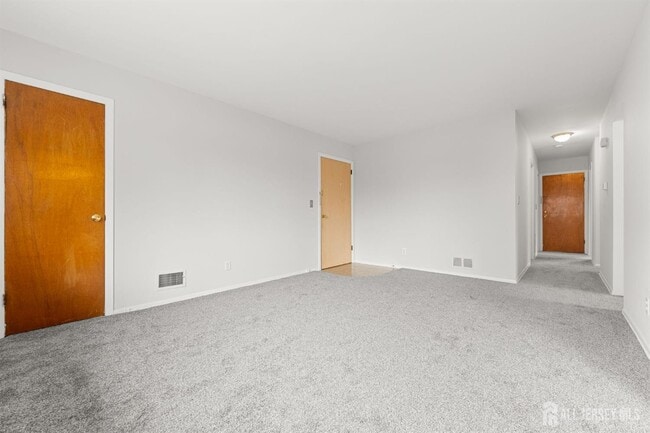 Building Photo - 89 Van Buren Ave