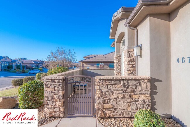 Building Photo - Stunning 2 Bedroom Fully Furnished Home. Community Pool & Mini Golf!