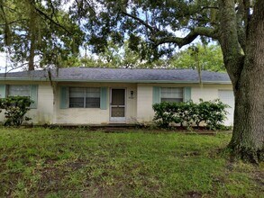 Building Photo - 2 bed 2 bath house for rent
