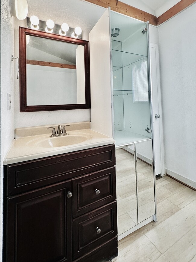 Building Photo - 826 Wiggins Pass Rd