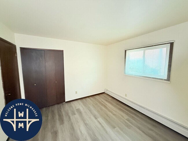 Building Photo - 8223 W Oklahoma Ave