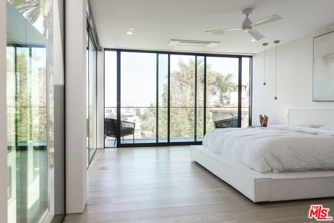 Building Photo - 606 N Ardmore Ave