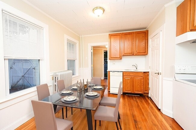 Building Photo - 30 Sheppard Ave