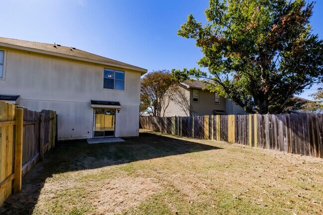 Building Photo - 2501 Schwald Rd