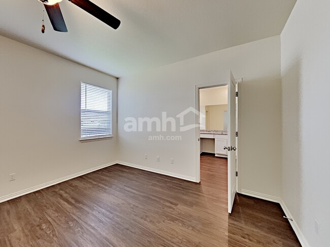 Building Photo - 2722 Meadowood Heights