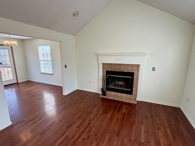 Building Photo - 571 SE 115th Rd