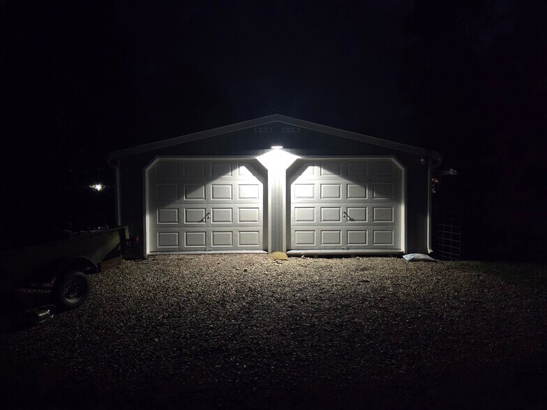 Lit Parking - 117 Arlington Ave