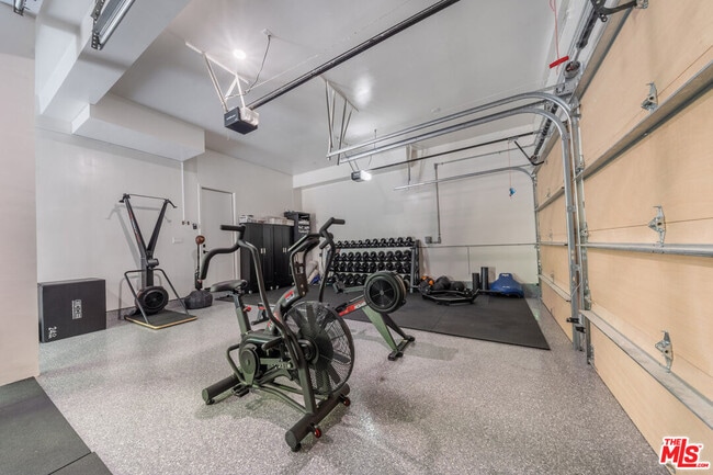 Building Photo - 12001 Crest Ct