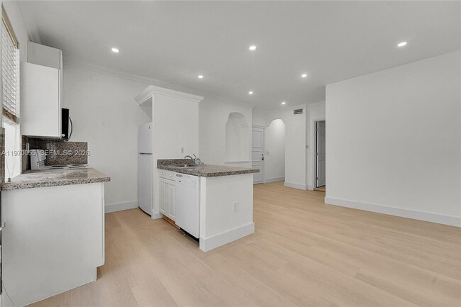 Building Photo - 1027 Pennsylvania Ave