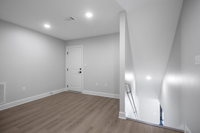 Building Photo - 308 Kanis Ridge Dr