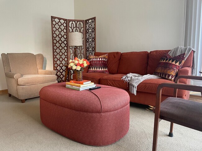 Building Photo - 506 N 91st St