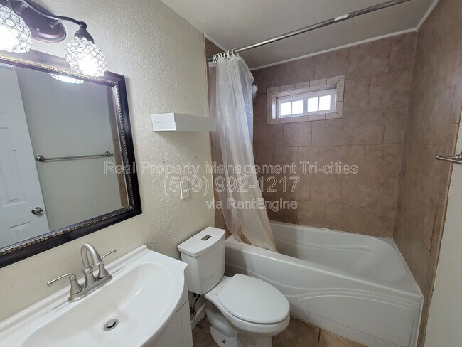 Building Photo - 1124 E 7th Ave