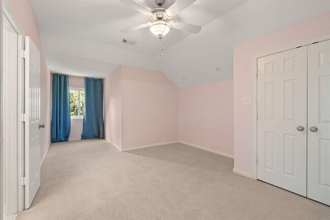 Building Photo - 5011 Tapestry Ln