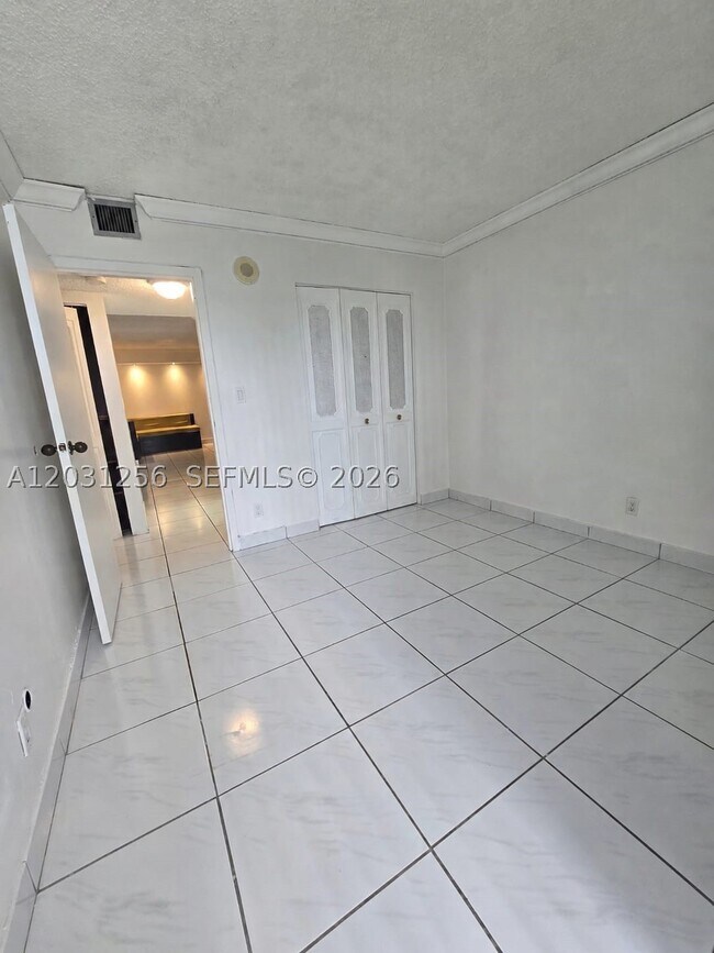 Building Photo - 16909 N Bay Rd