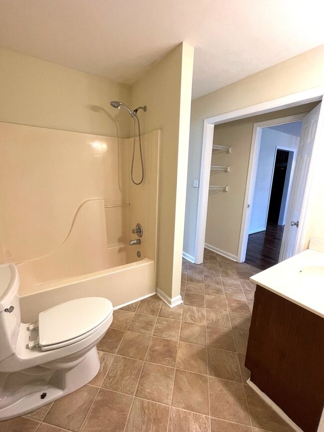 Building Photo - 1028 Cherry Hills Ct