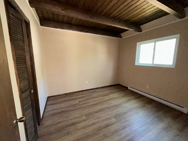 Building Photo - 224 Maple Ridge Dr