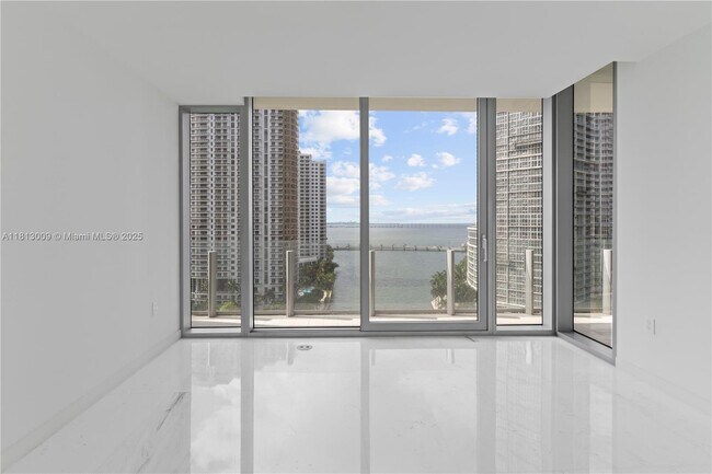 Building Photo - 300 Biscayne Blvd Way