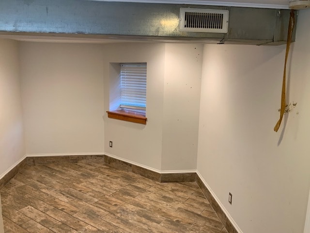 Building Photo - 844 N Harding Ave