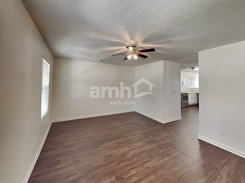 Building Photo - 2874 Meadow Point