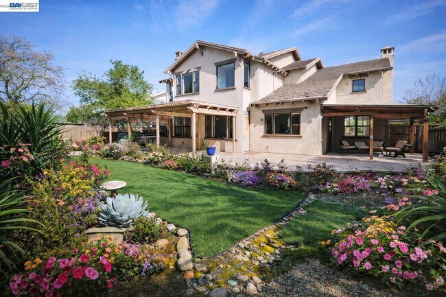 Building Photo - 3479 Gravina Pl