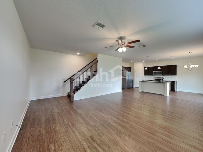 Building Photo - 220 Crestrun Loop