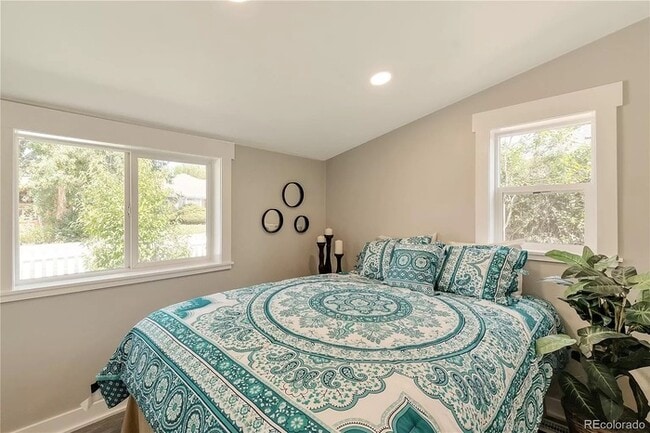 Building Photo - 2868 Benton St