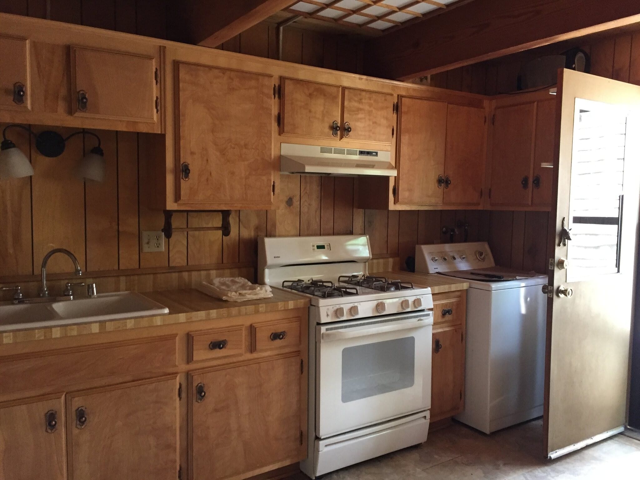 Building Photo - 2037 Fox Ln