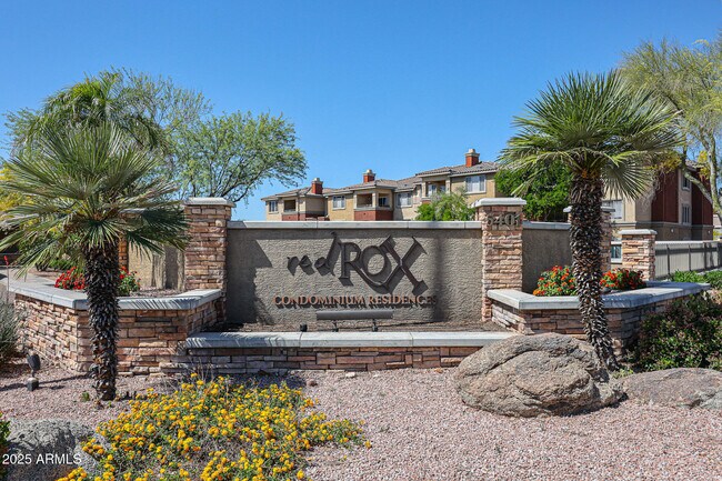 Building Photo - 5401 E Van Buren St