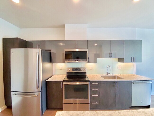 Building Photo - Great Condo For Rent