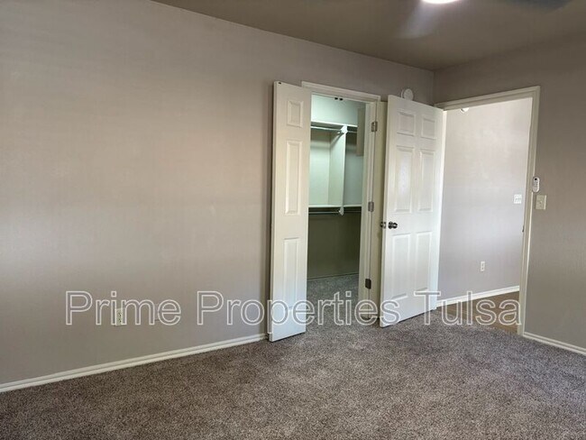 Building Photo - 10333 E 112th St S