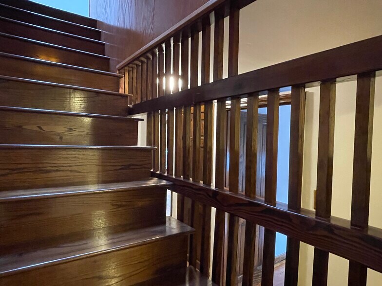 Building Photo - 19 Pitman St