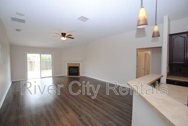 Building Photo - 116 Prince Phillip Dr