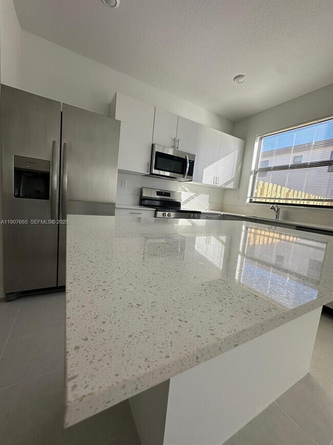 Building Photo - 12848 SW 232nd Ter