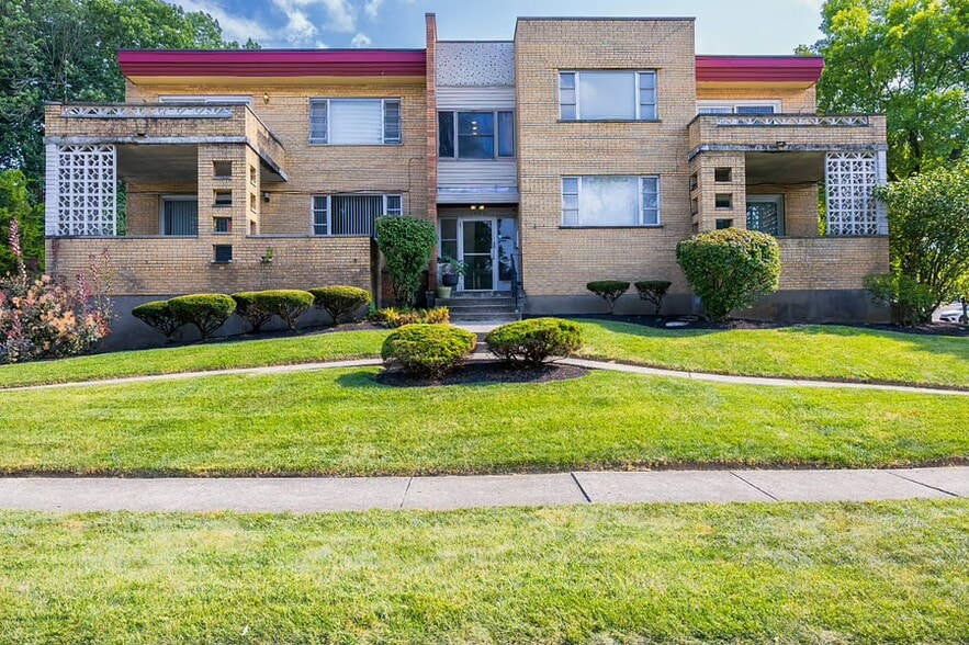 Front view of building - 2385 Van Leunen Dr